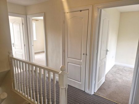 4 bedroom detached house to rent - Photo 3