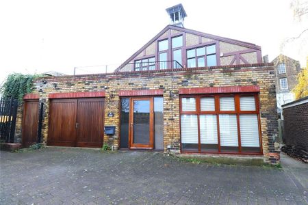 6 bedroom detached house to rent - Photo 3