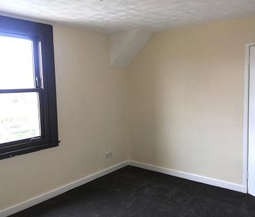 3 bedroom end of terrace house to rent - Photo 5