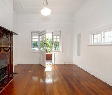 87 Milton Street, Elwood VIC 3184 - House For Rent | Domain - Photo 2