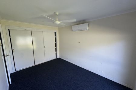 Low Maintenance 3 Bedroom Home - Photo 3