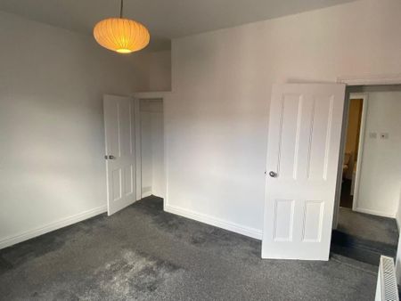 2 bedroom semi-detached house to rent - Photo 5