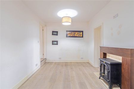 1 bed First Floor Flat for rent - Photo 5