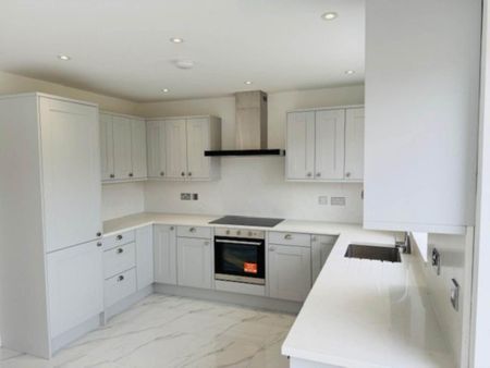 4 bedroom townhouse to rent - Photo 5