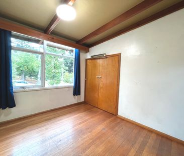 LOVELY THREE BEDROOM HOME - Photo 5