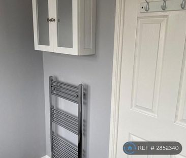 3 bedroom end of terrace house to rent - Photo 6