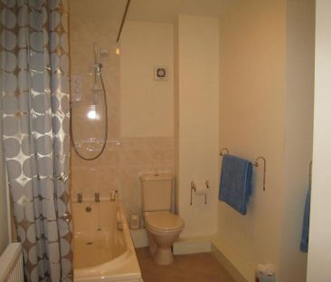 2 Bedroom Apartment To Let - Photo 5