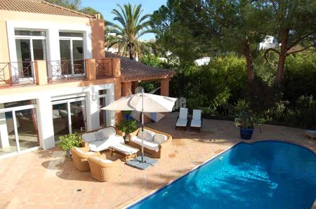 Villa for rent in Nueva Andalucía, Marbella, Málaga, Costa del Sol - Photo 5