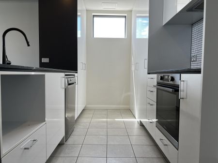 Beautiful Two Bedroom Apartment in Belconnen - Photo 3