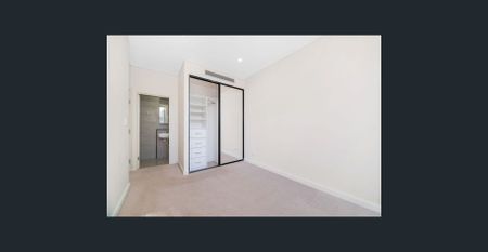 Stylish 3-Bedroom Dual-Level Apartment in the Prestigious Tower of Residence - Photo 5