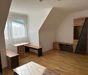 Zwei Zimmer Dachgeschoss Gemeindewohnung (Direktvergabe) - Photo 3
