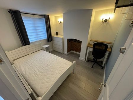 3 bedroom house - Photo 2