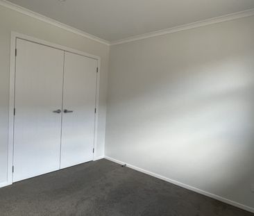 Near New Executive Home - Photo 4