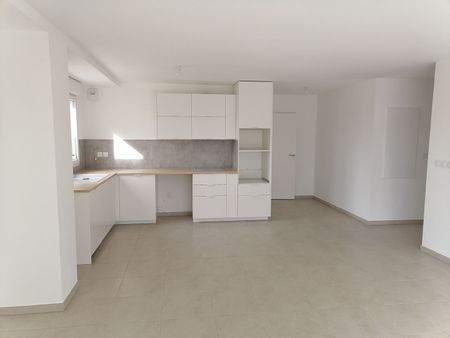 Appartement Marignane 3 pièce(s) 74.10 m2 - Photo 3