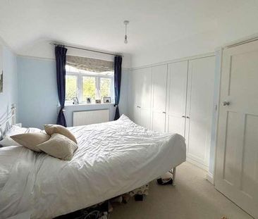 Horsell, Surrey, GU21 - Photo 5