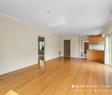 Light-Filled Living with Easy Indoor–Outdoor Flow - Photo 2