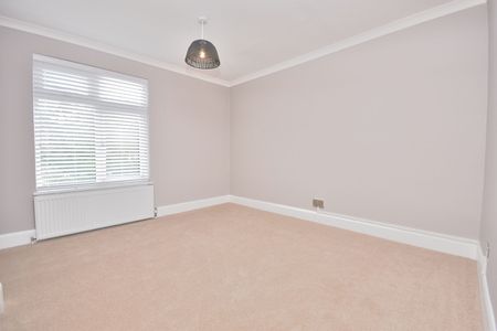 2 bedroom mid terraced house to rent, - Photo 2