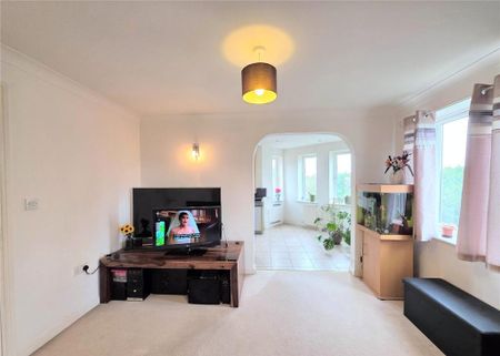 2 bedroom apartment to rent - Photo 2