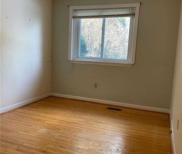 For Lease - 3 Knockbolt Crescent, Toronto, Ontario - Photo 2