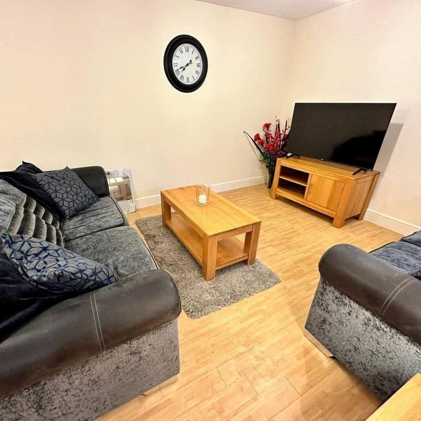 2 bedroom flat to rent - Photo 1