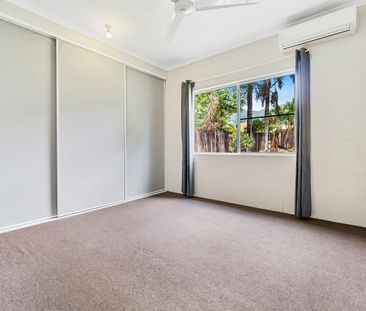 CHARMING THREE BEDROOM HOME IN QUIET CLOSE - Photo 2