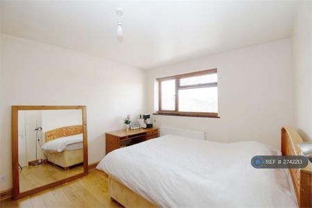 4 bedroom detached house to rent - Photo 4