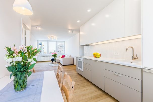 Trzypokojowy apartament w sercu Warszawy - Photo 1