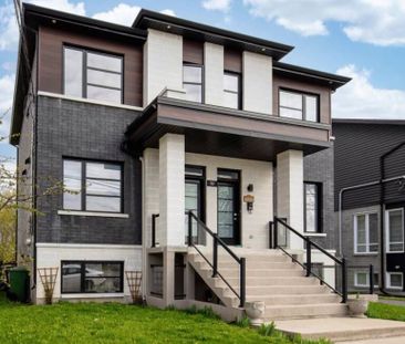 Luxieux Apt Style Condo A Louer - Photo 2