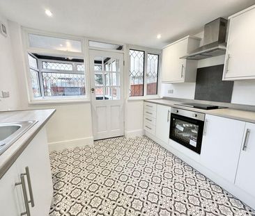 2 bedroom terraced house to rent - Photo 5