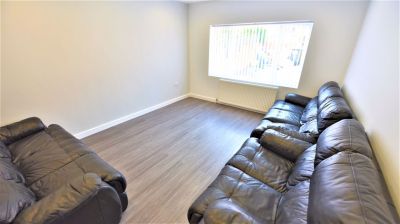 2 bedroom House in Brudenell Road, Leeds - Photo 1