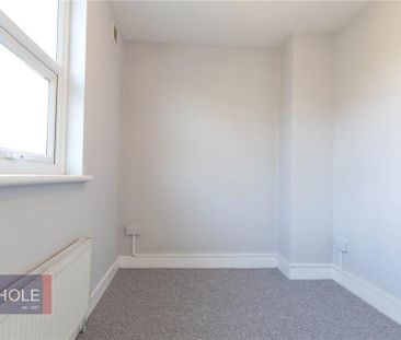 4 bedroom semi-detached house to rent - Photo 6