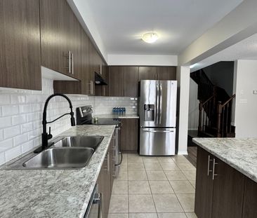 For Lease - 21 Robinson Street, Barrie, Ontario - Photo 6