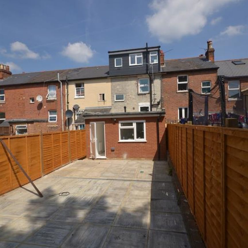 1 bedroom Flat To Let - Photo 1