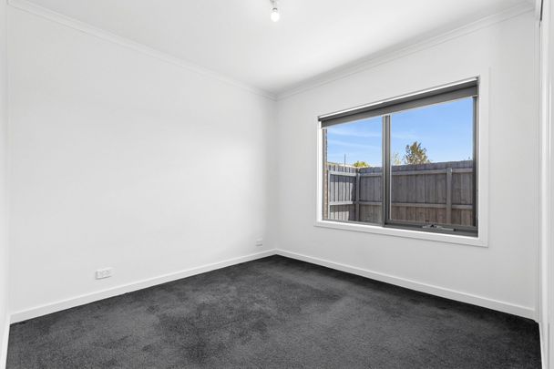 Modern Comfort & Convenience - Secure Two Bedroom Unit - Photo 1