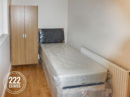 Winwick Road - Warrington - WA2 - Photo 1