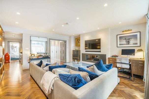 Palace Gardens Terrace, Kensington, W8 - Photo 1