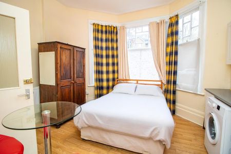 Studio to rent - Photo 5