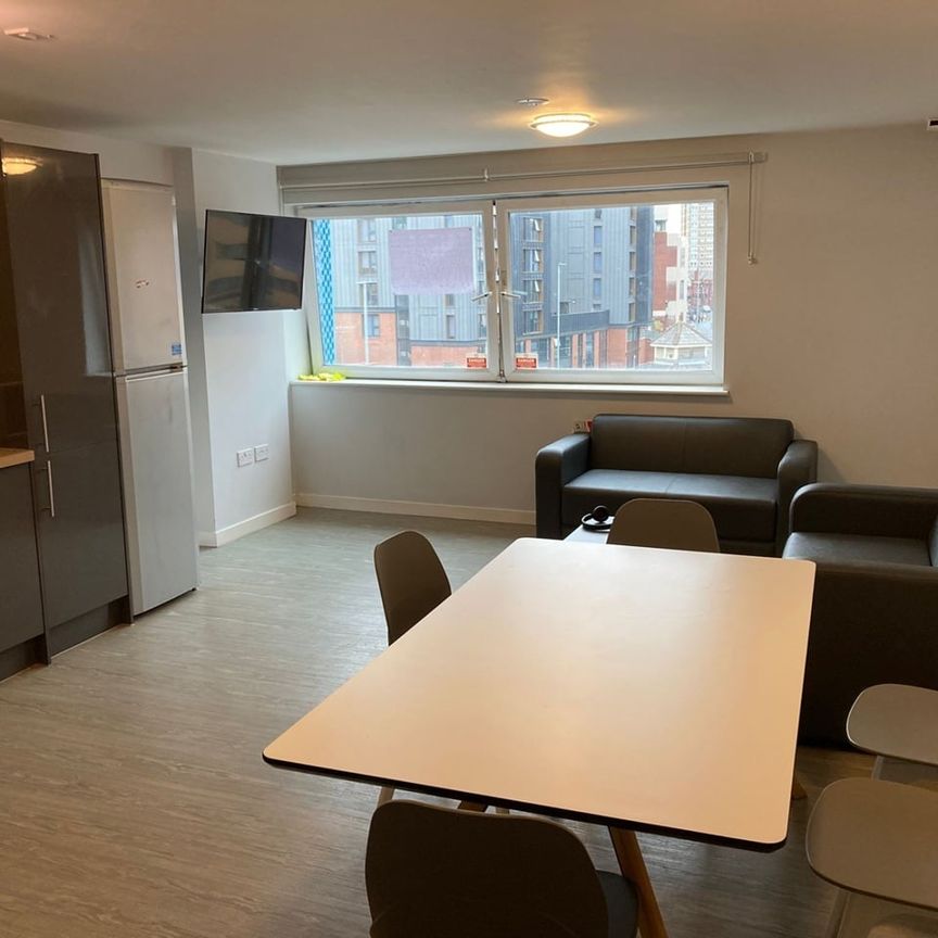 Room in a Shared Flat, Marsden House, LS3 - Photo 1