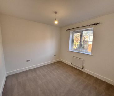 3 bedroom semi-detached house to rent - Photo 2