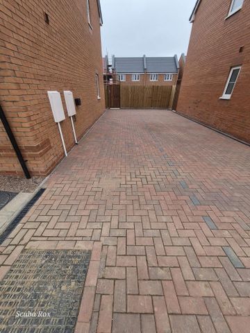 3 bedroom semi-detached house to rent - Photo 3