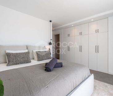 Duplex Penthouse in Aloha Royal, Nueva Andalucia - Photo 6