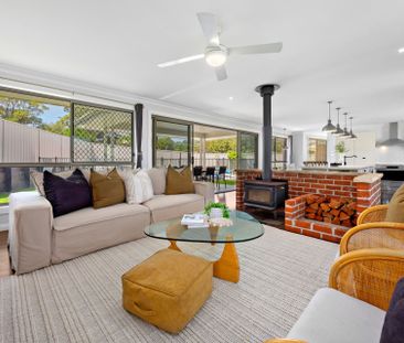 Beautiful modern single-level residence that delivers the perfect b... - Photo 1