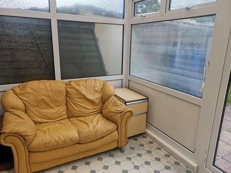Bedroom House In Bournemouth, BH9 - Photo 2