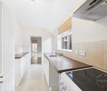 3 bedroom terraced house to rent - Photo 4