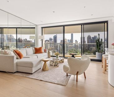Iconic Horizon building, renovated two bedroom apartment - Photo 1