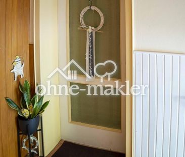 Teilmöbliert & modernisiert: 2 Zimmer im DG mit neuem Bad – ab 15.0... - Photo 2