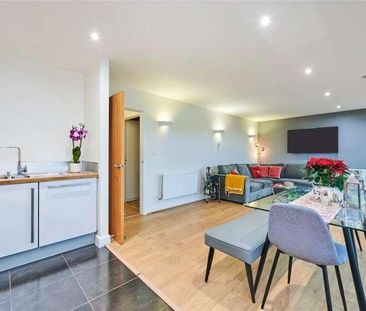 Blackwall Way, London, E14 - Photo 2