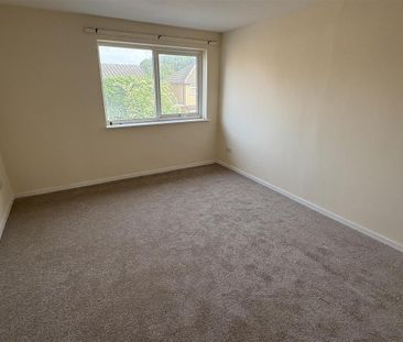 2 bedroom end of terrace house to rent - Photo 3