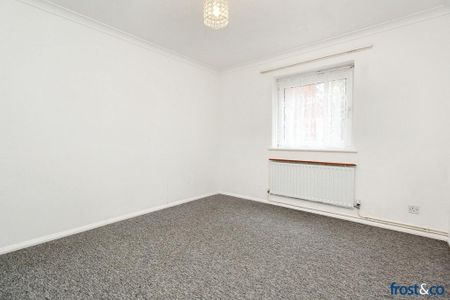 2 bedroom ground floor flat to rent - Photo 5