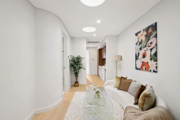 Designer Home in Top Location with Rear Lane Access - Photo 1